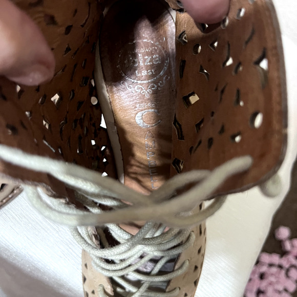Jeffrey Campbell Laser Cut Lace Up Booties Ankle Boots sz 7.5 tan leather Ibiza - Picture 6 of 6